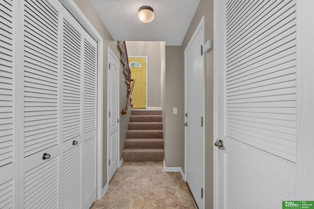 19160 Drexel Circle, Omaha, NE 68135