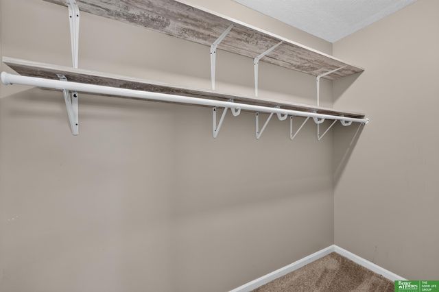19160 Drexel Circle, Omaha, NE 68135