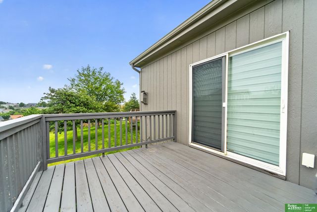 19160 Drexel Circle, Omaha, NE 68135