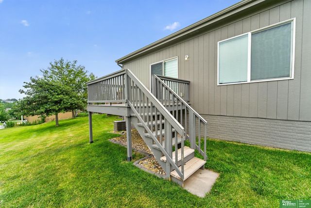 19160 Drexel Circle, Omaha, NE 68135