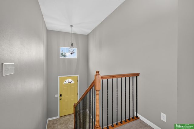 19160 Drexel Circle, Omaha, NE 68135