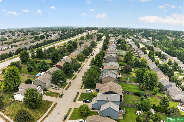 19160 Drexel Circle, Omaha, NE 68135