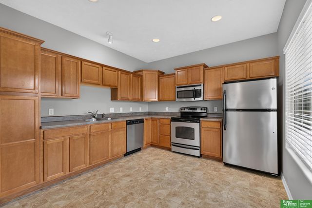 19160 Drexel Circle, Omaha, NE 68135