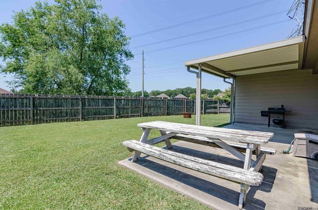 11376 Rossow Ct, Denham Springs, LA 70726