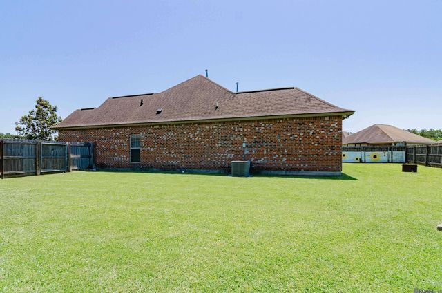 11376 Rossow Ct, Denham Springs, LA 70726