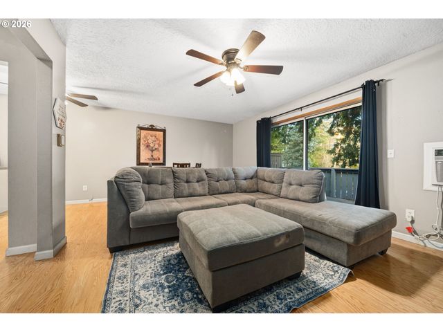 180 Ne KANE Dr, Gresham, OR 97030