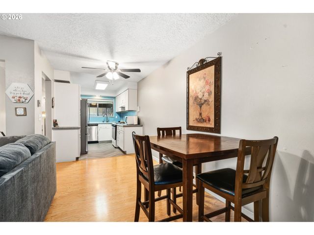 180 Ne KANE Dr, Gresham, OR 97030