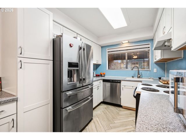 180 Ne KANE Dr, Gresham, OR 97030