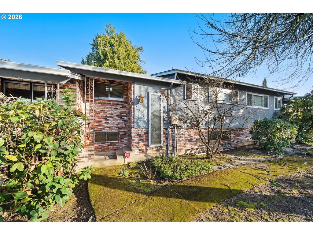 180 Ne KANE Dr, Gresham, OR 97030