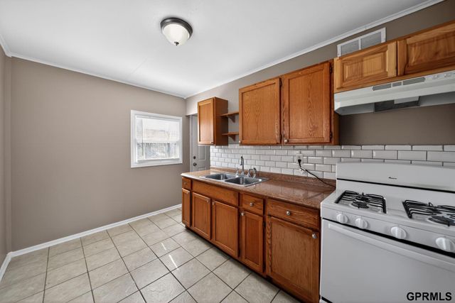 6939 Hamilton Street, Omaha, NE 68132