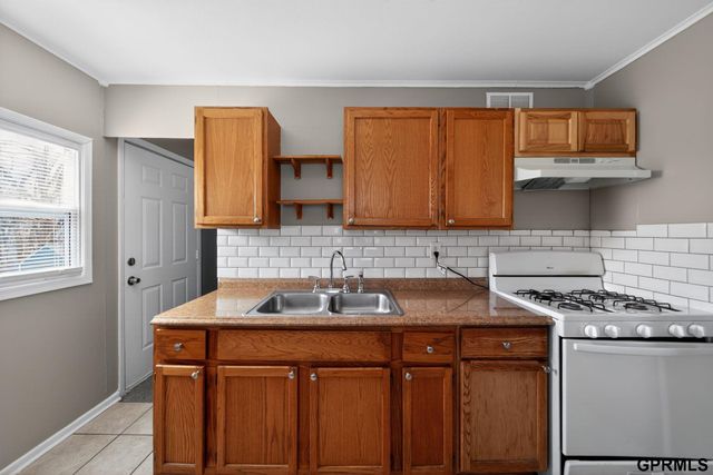 6939 Hamilton Street, Omaha, NE 68132