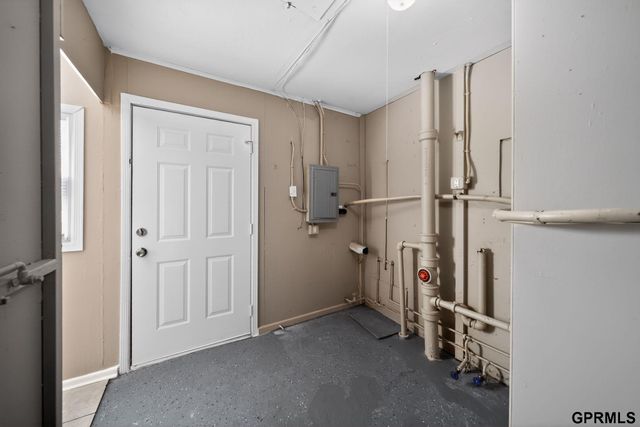 6939 Hamilton Street, Omaha, NE 68132