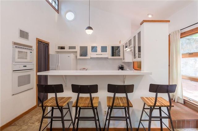 2011 Alameda DR, Austin, TX 78704