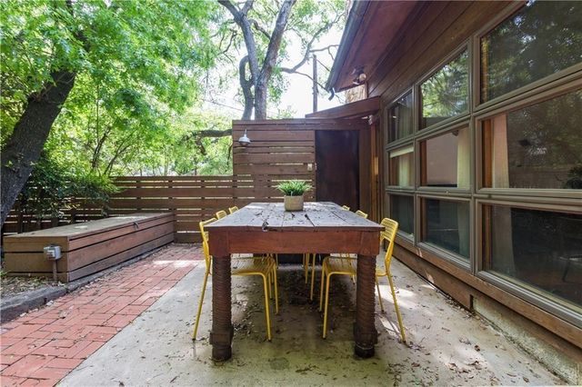 2011 Alameda DR, Austin, TX 78704
