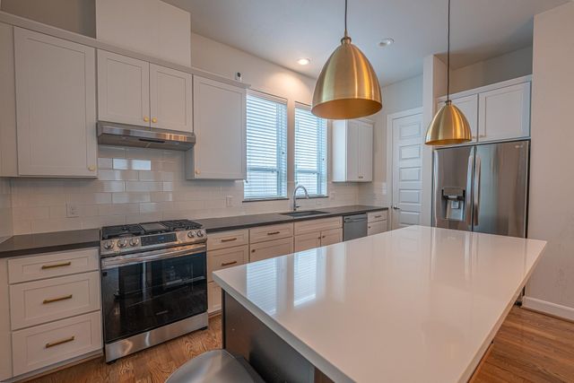 2721 Clinton Drive, Houston, TX 77020