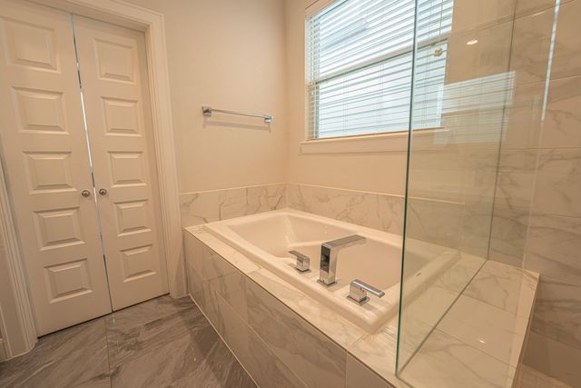 2721 Clinton Drive, Houston, TX 77020