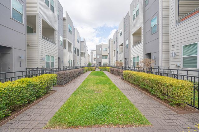 2721 Clinton Drive, Houston, TX 77020