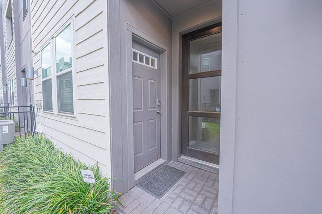 2721 Clinton Drive, Houston, TX 77020