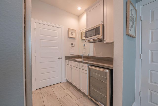 2721 Clinton Drive, Houston, TX 77020