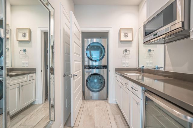 2721 Clinton Drive, Houston, TX 77020