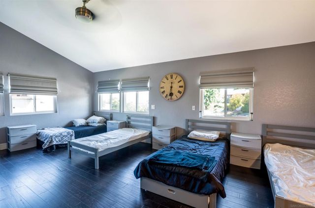 1116 Circle Dr, Escondido, CA 92025