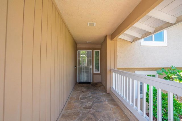 1116 Circle Dr, Escondido, CA 92025