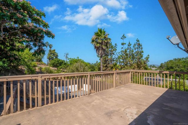 1116 Circle Dr, Escondido, CA 92025