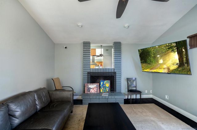 1116 Circle Dr, Escondido, CA 92025