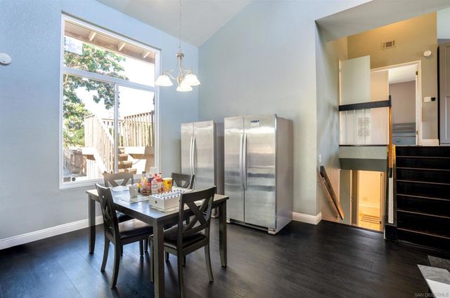 1116 Circle Dr, Escondido, CA 92025