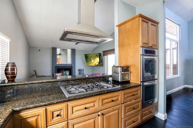 1116 Circle Dr, Escondido, CA 92025