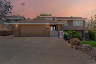 1116 Circle Dr, Escondido, CA 92025