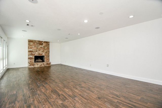 2203 Briarview Drive, Houston, TX 77077