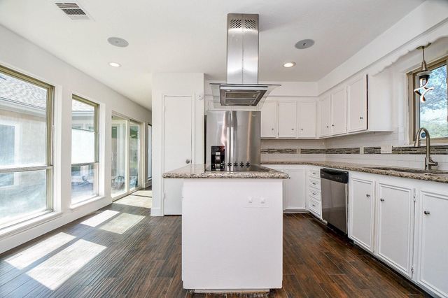 2203 Briarview Drive, Houston, TX 77077