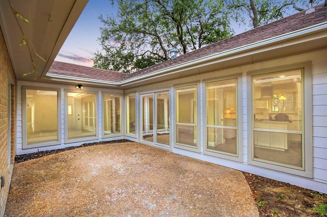 2203 Briarview Drive, Houston, TX 77077