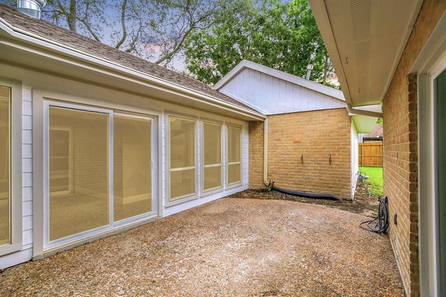 2203 Briarview Drive, Houston, TX 77077