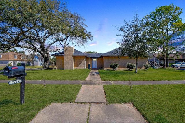 2203 Briarview Drive, Houston, TX 77077