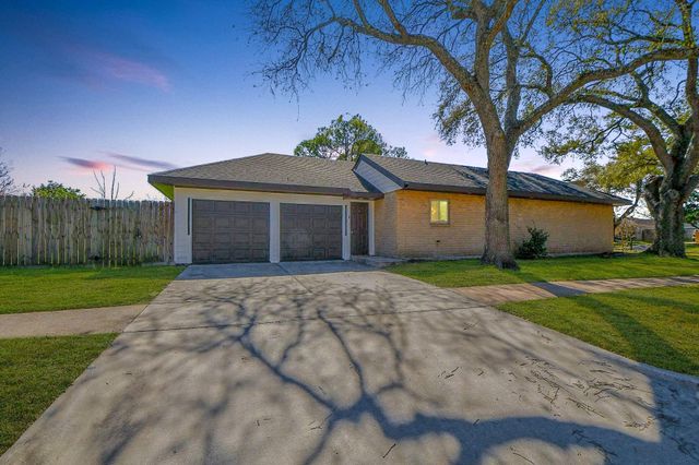 2203 Briarview Drive, Houston, TX 77077