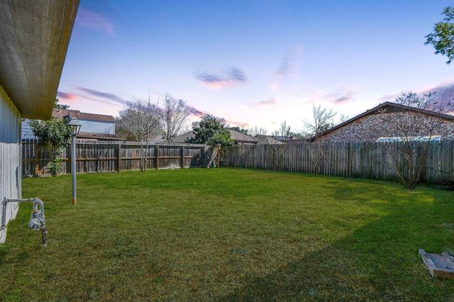 2203 Briarview Drive, Houston, TX 77077