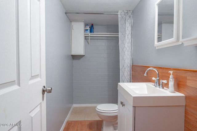 5365 N Black Cyn Highway, Phoenix, AZ 85015