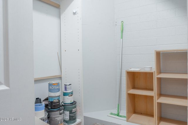 5365 N Black Cyn Highway, Phoenix, AZ 85015