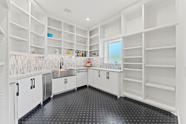 2743 Bobville, Montgomery, TX 77316