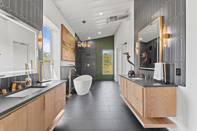 2743 Bobville, Montgomery, TX 77316