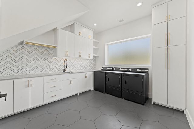 2743 Bobville, Montgomery, TX 77316