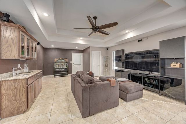 152 Summers Lane, Alice, TX 78332