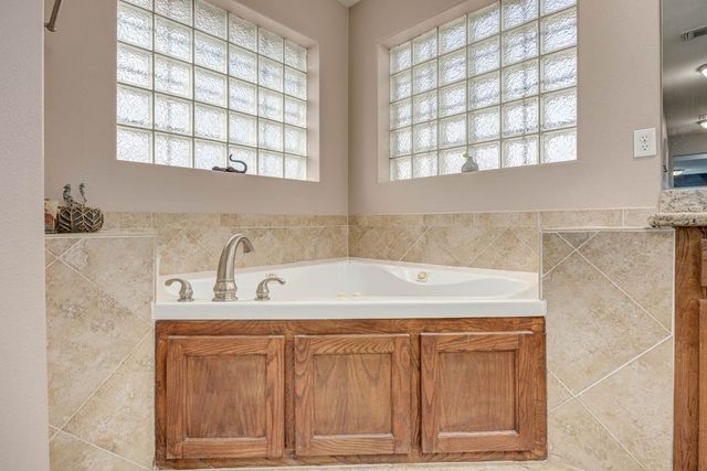 152 Summers Lane, Alice, TX 78332