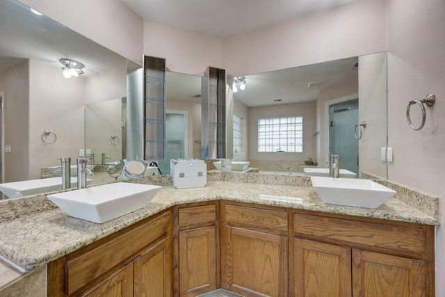 152 Summers Lane, Alice, TX 78332