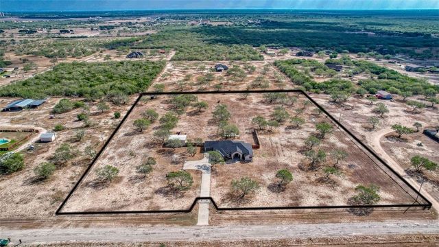 152 Summers Lane, Alice, TX 78332