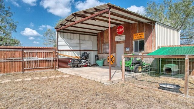 152 Summers Lane, Alice, TX 78332