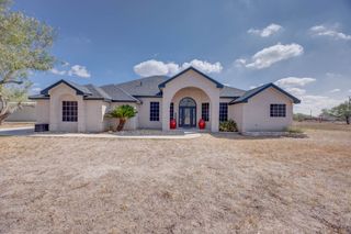 152 Summers Lane, Alice, TX 78332