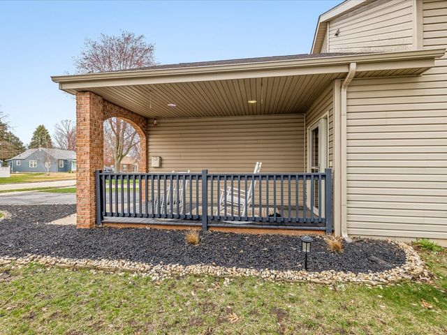 207 Coronado Boulevard, Loves Park, IL 61111